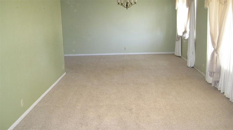 1304 Ave L Ralls, TX 79357 - Photo 5 of 10 Living Area