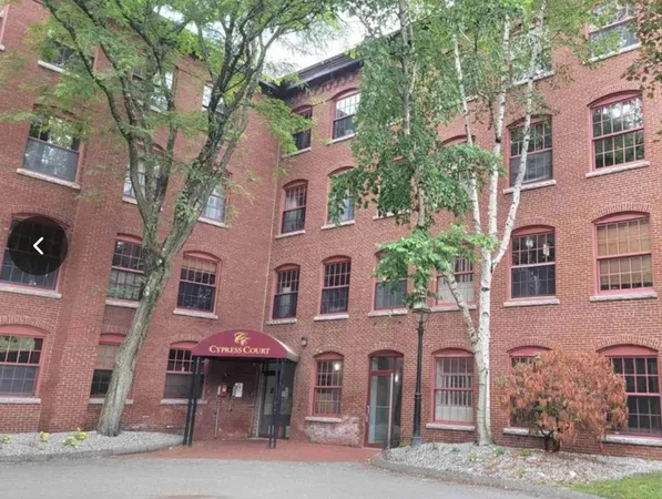 $1,850 | 335 Cypress Street, Unit 4J, Manchester, NH 03103