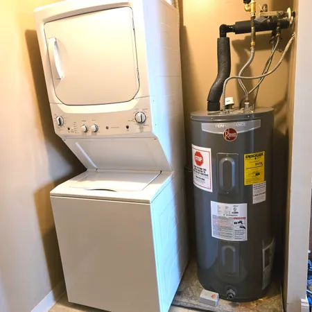 $1,850 | 335 Cypress Street, Unit 4J, Manchester, NH 03103