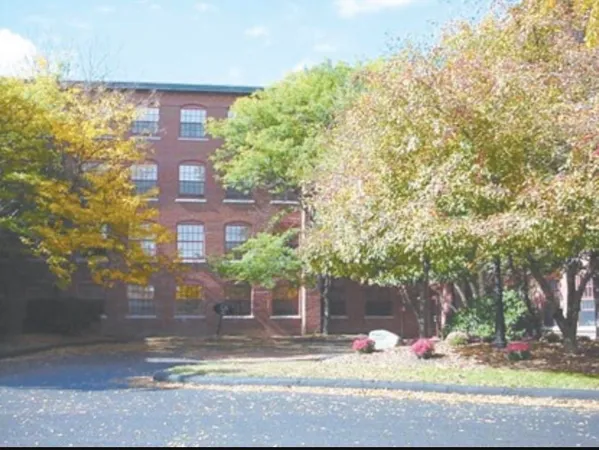 $1,850 | 335 Cypress Street, Unit 4J, Manchester, NH 03103