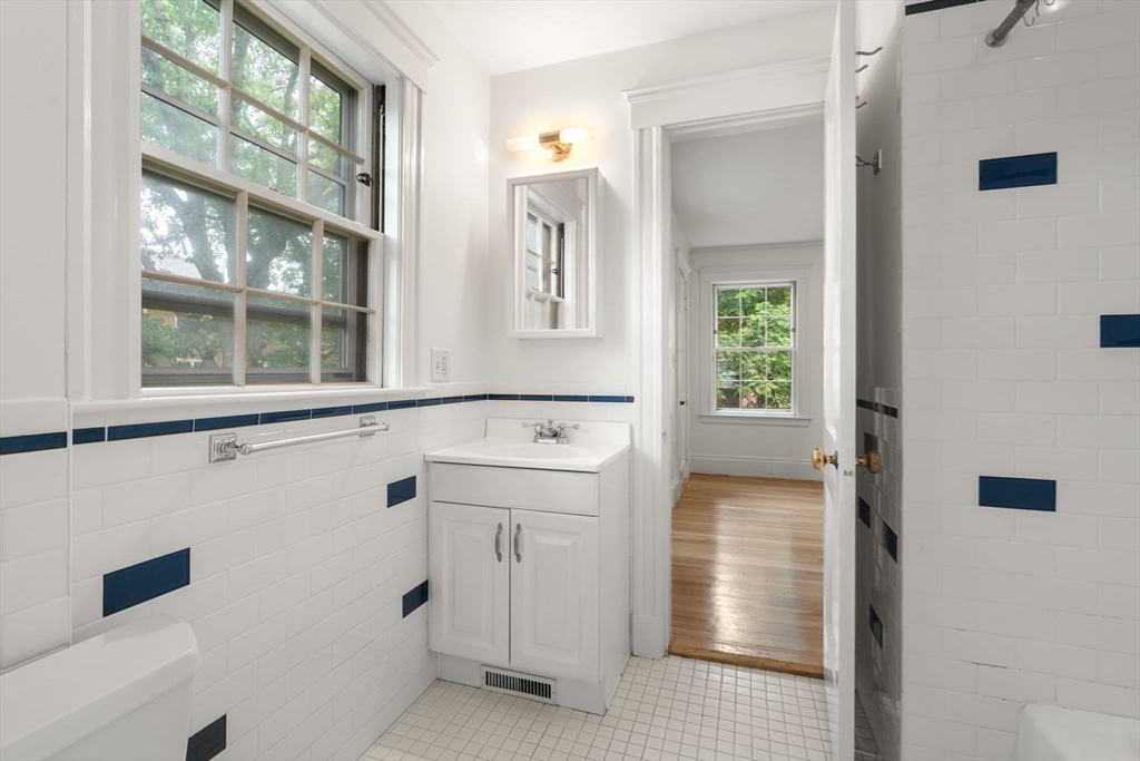 53 Worthington Road Brookline, MA 02446 - Photo 15 of 29 Gallery Image 15