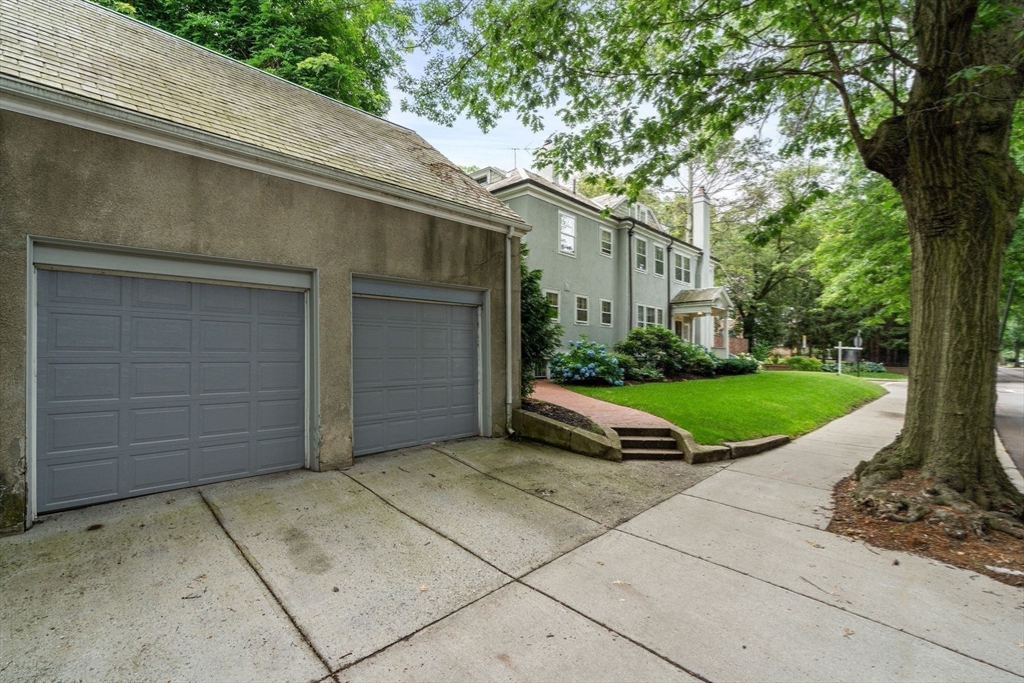 53 Worthington Road Brookline, MA 02446 - Photo 25 of 29 Gallery Image 25