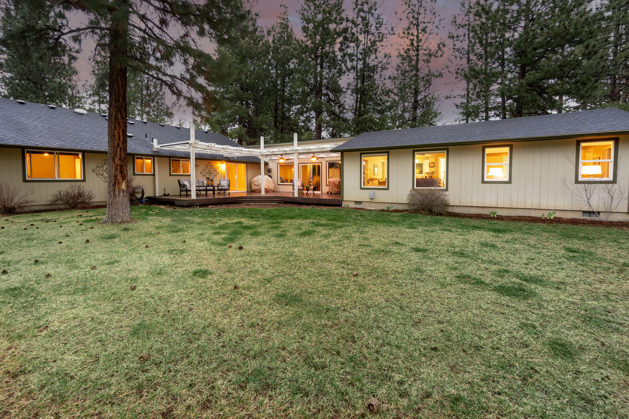 19459 Apache Road Bend, OR 97702 - Photo 4 of 33 Portion of Backyard