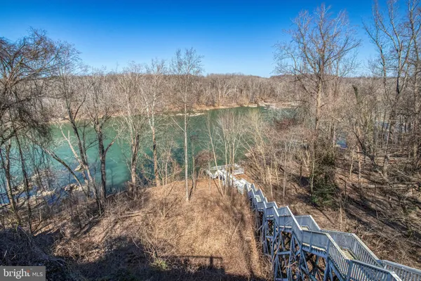 $9,900,000 | 7024 Green Oak Drive, McLean, VA 22101