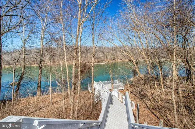 $9,900,000 | 7024 Green Oak Drive, McLean, VA 22101