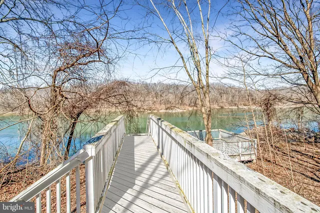 $9,900,000 | 7024 Green Oak Drive, McLean, VA 22101