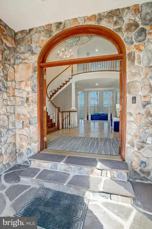 $9,900,000 | 7024 Green Oak Drive, McLean, VA 22101