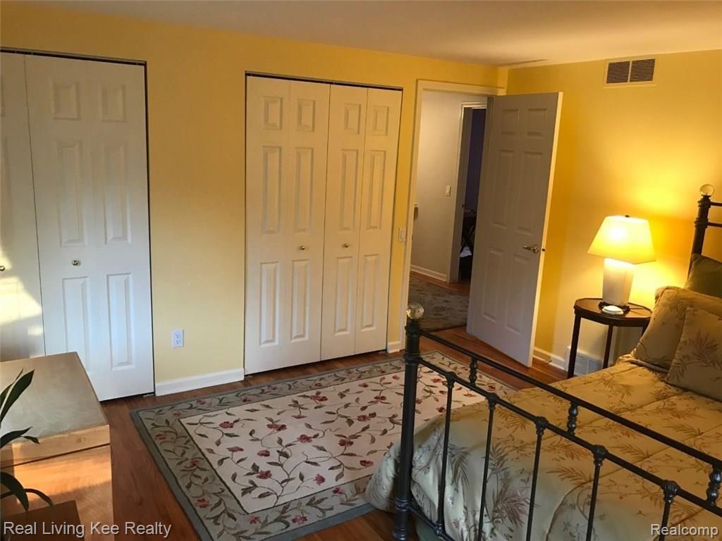 4406 Patrick Road West Bloomfield, MI 48322 - Photo 15 of 31 16.jpg