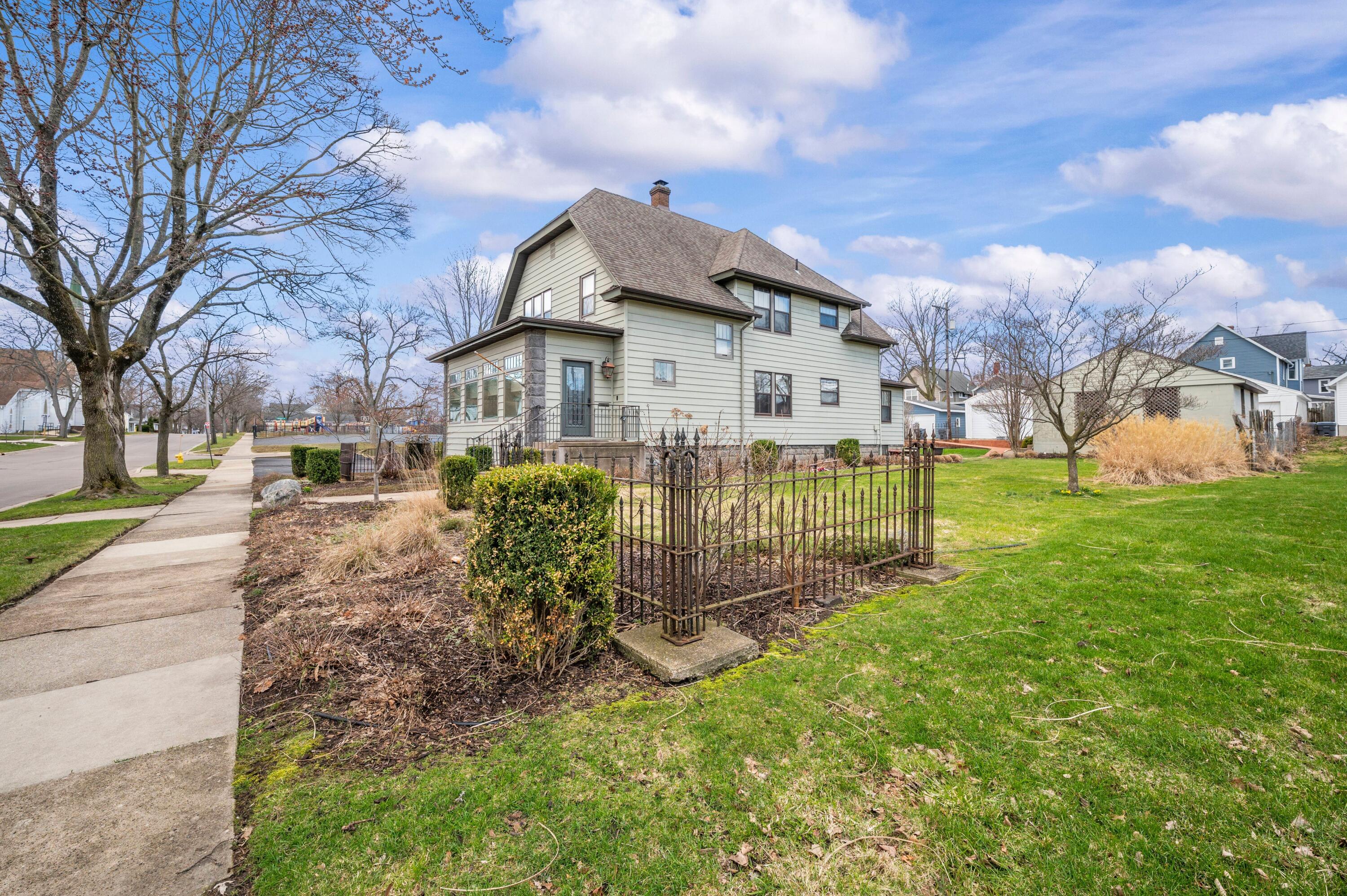 516 Church Street St. Joseph, MI 49085 - Photo 2 of 36 2