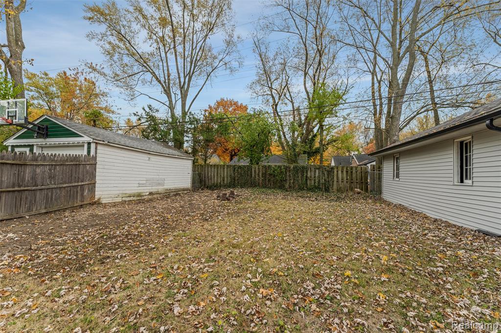 15751 West 14 Mile Road Franklin, MI 48025 - Photo 19 of 24