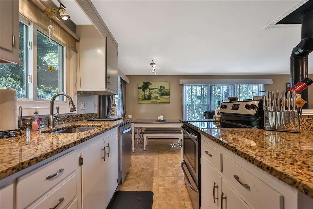 174 Stillwater Road Smithfield, RI 02917 - Photo 6 of 49