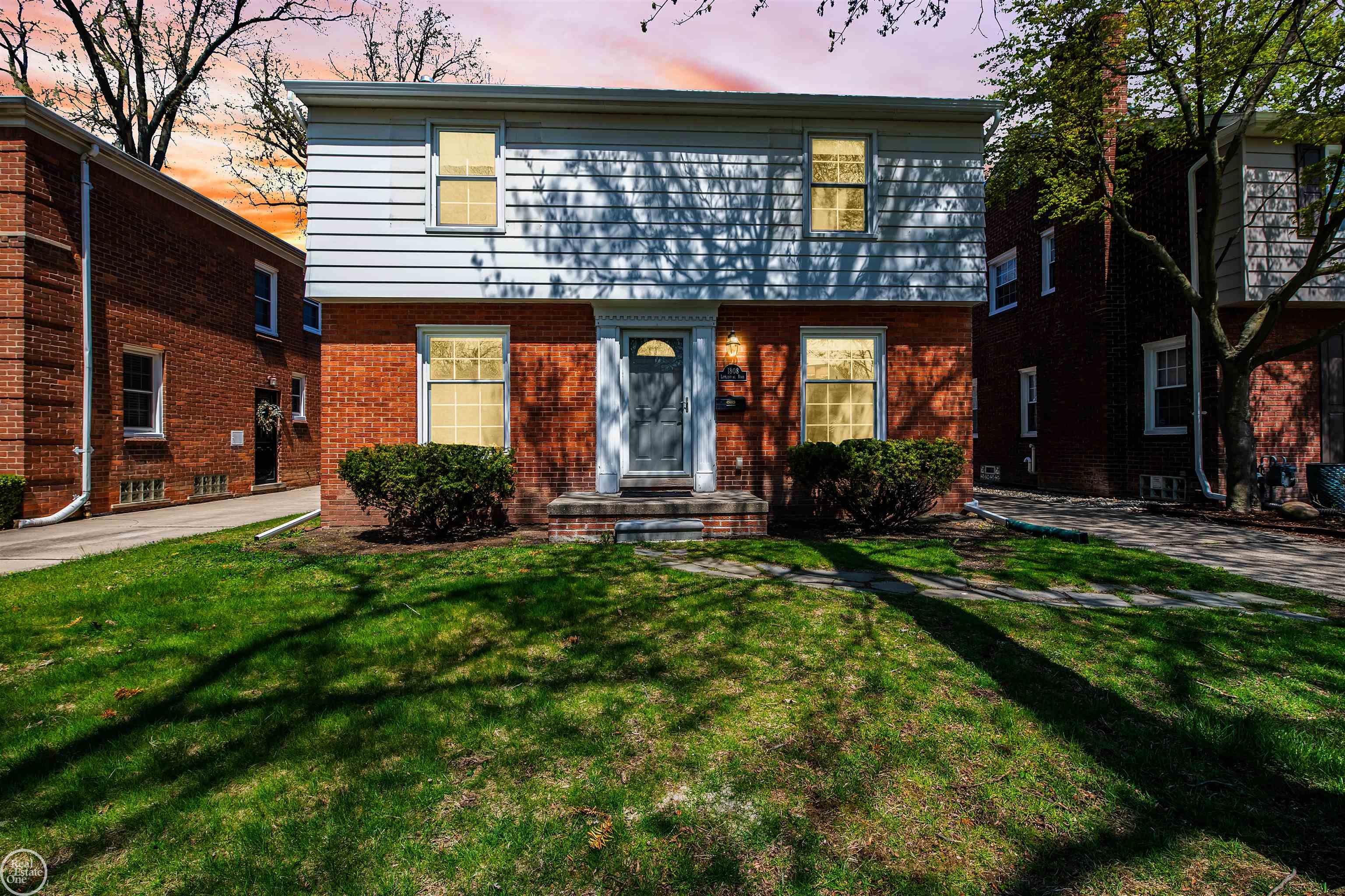 1808 Littlestone Road Grosse Pointe, MI 48236 - Photo 2 of 30 50107167-1.JPG