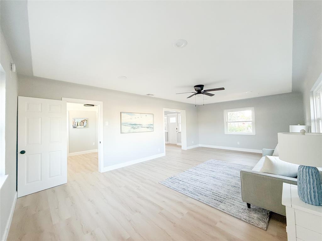 13290 3rd Street East Madeira Beach, FL 33708 - Photo 6 of 28