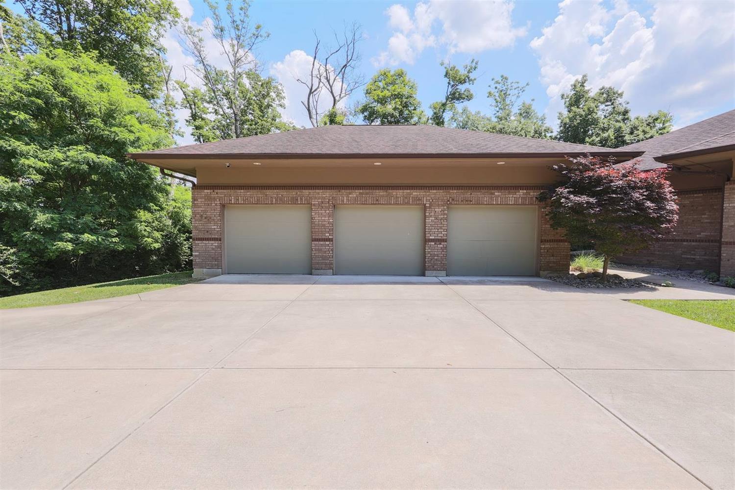 942 Golden Path Cincinnati, OH 45245 - Photo 38 of 50