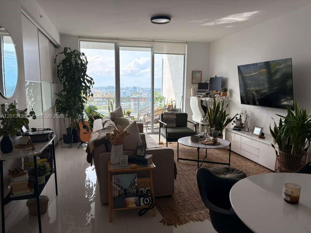 90 Southwest 3rd Street, Unit 2106 Miami, FL 33130 - Photo 7 of 29