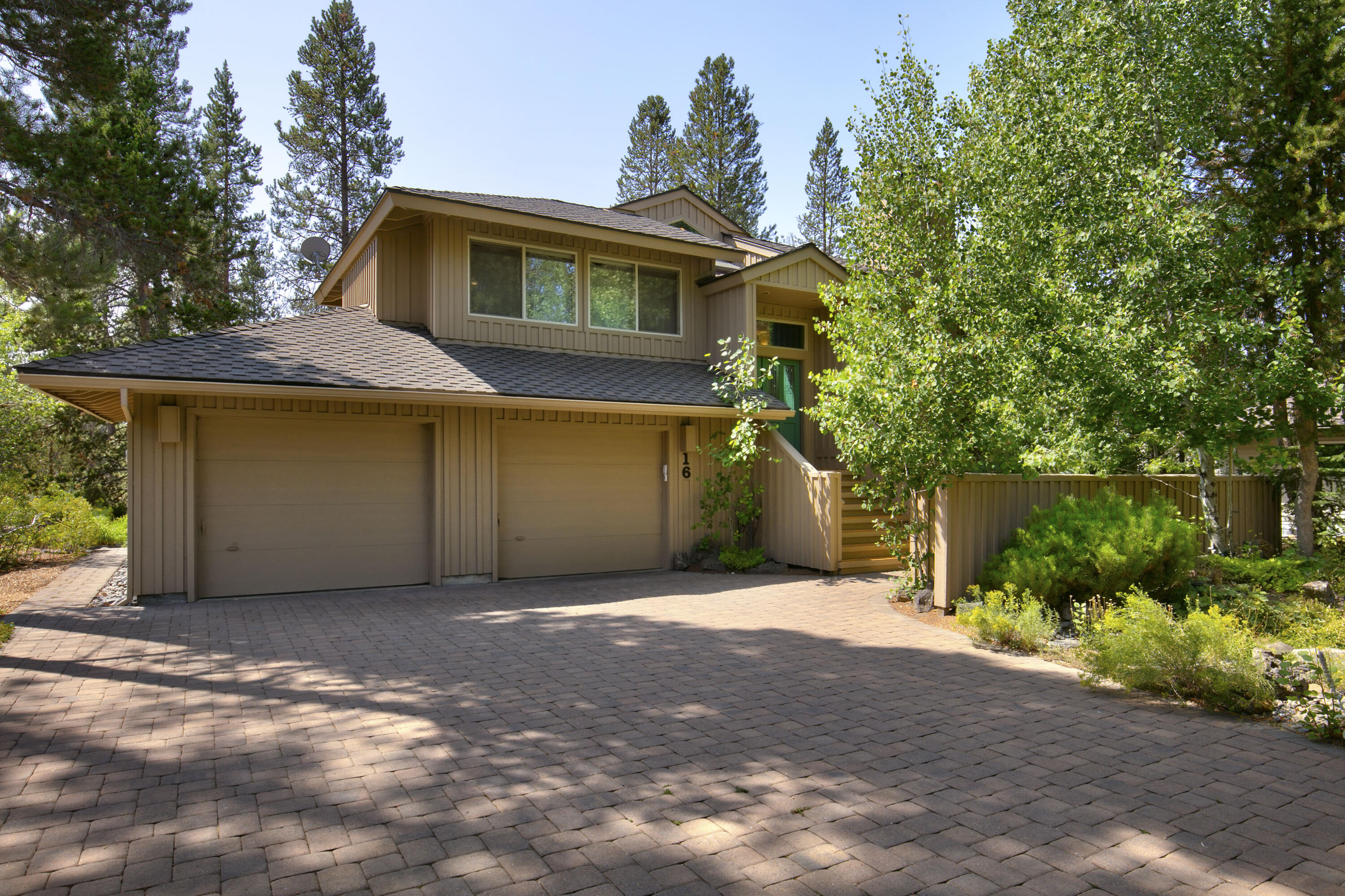 18195 Oregon Loop Sunriver, OR 97707 - Photo 1 of 27 Front Photo