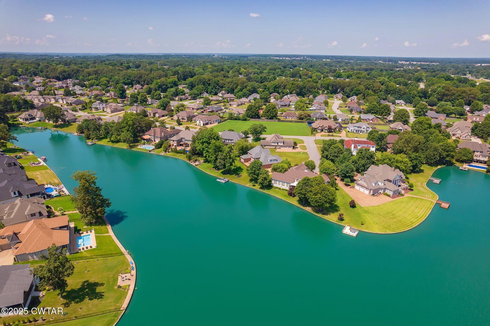 18 Admirals Pointe Jackson, TN 38305 - Photo 84 of 86 an aerial view of residential houses with outdoor space and lake view