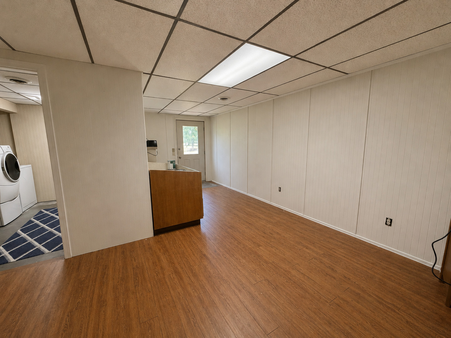 5996 South US 45 Road Metropolis, IL 62960 - Photo 31 of 41 a view of a livingroom with wooden floor