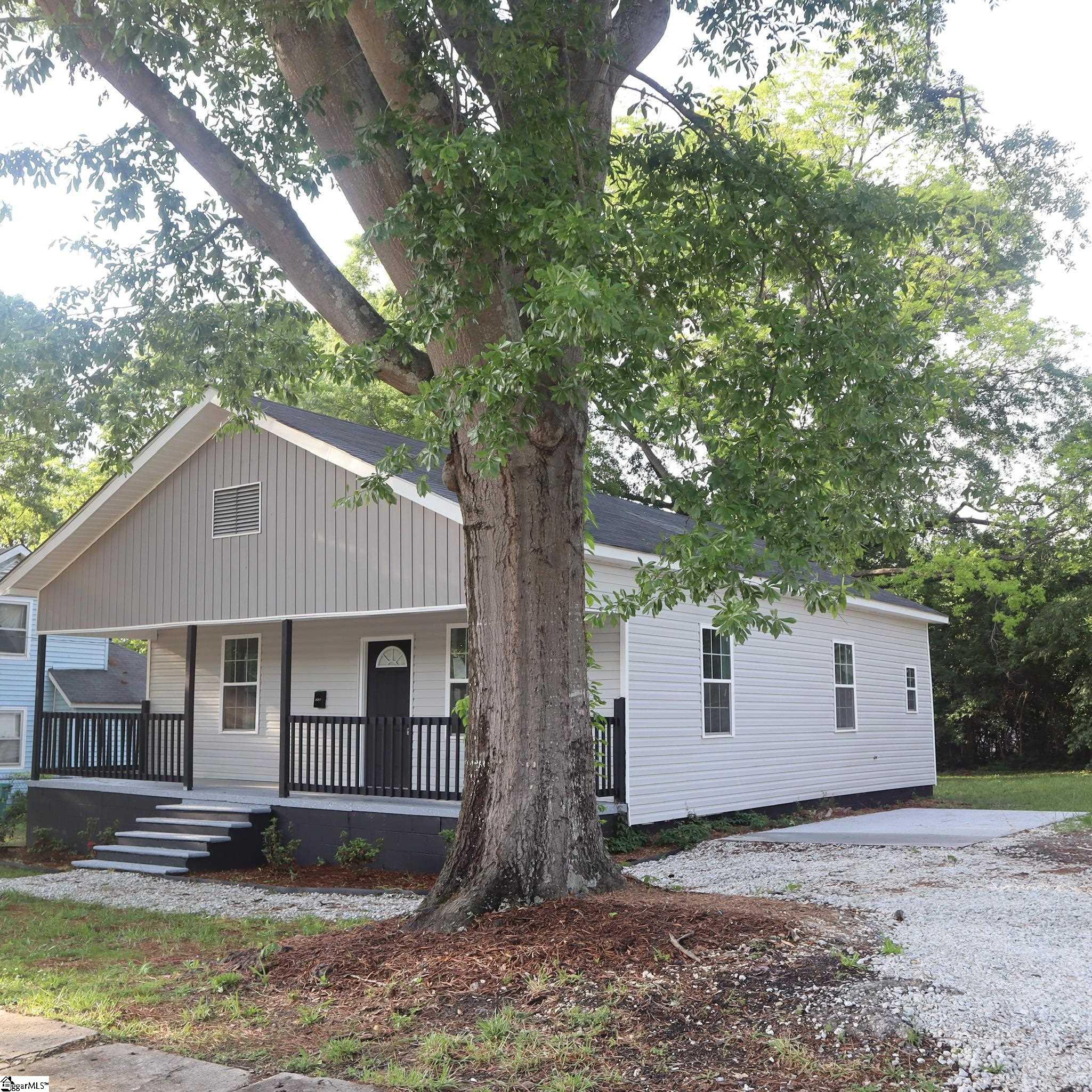 205 Magnolia Street Gaffney, SC 29340 - Photo 3 of 30