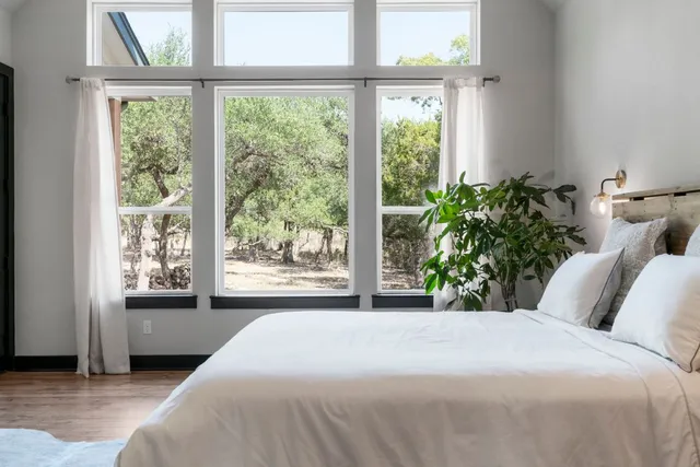 $1,079,000 | 125 Brown Saddle Cove, Driftwood, TX 78619