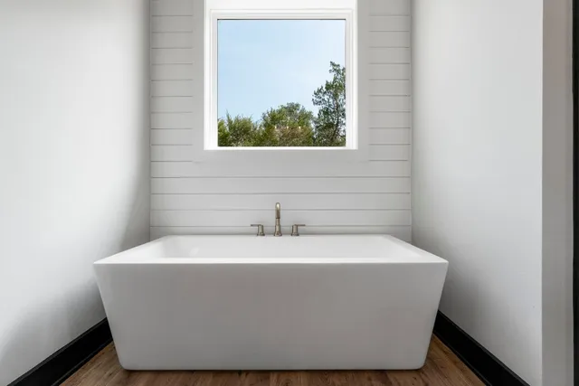 $1,079,000 | 125 Brown Saddle Cove, Driftwood, TX 78619