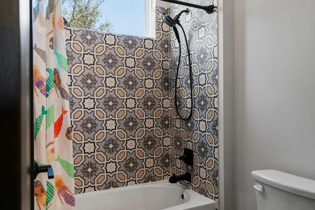 $1,079,000 | 125 Brown Saddle Cove, Driftwood, TX 78619