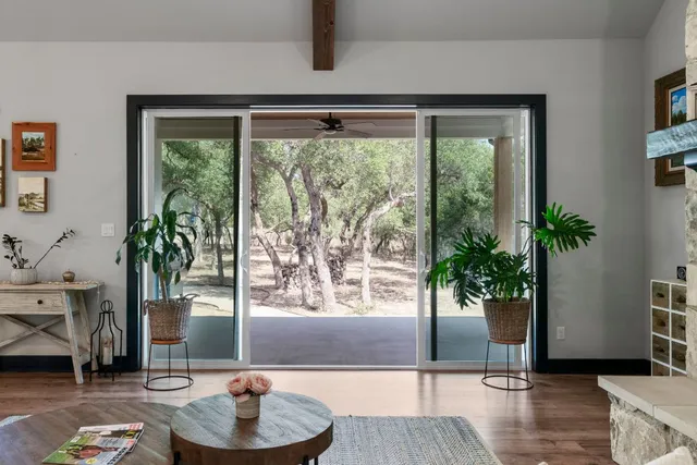 $1,079,000 | 125 Brown Saddle Cove, Driftwood, TX 78619