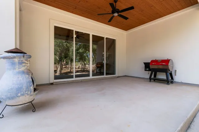 $1,079,000 | 125 Brown Saddle Cove, Driftwood, TX 78619