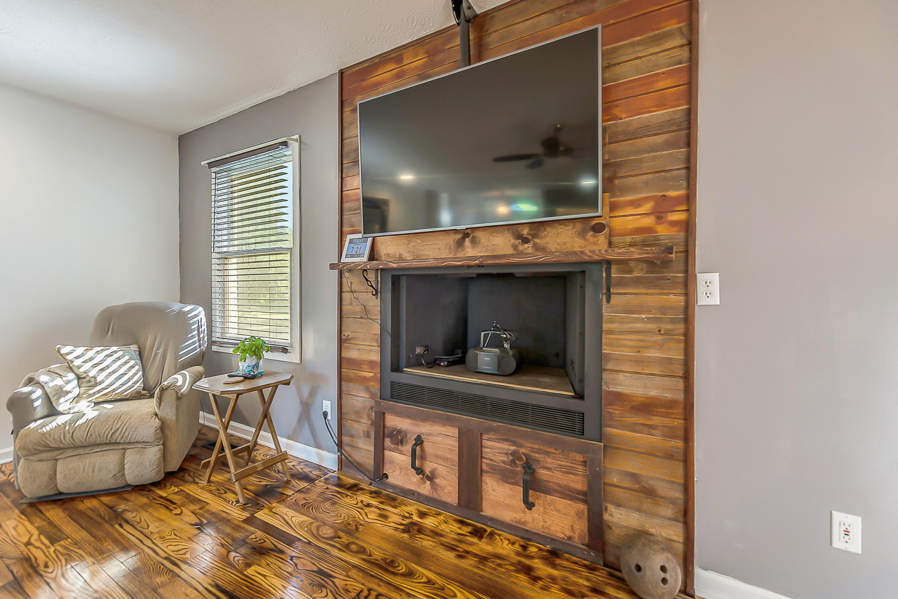8280 Clear Lake Road Grass Lake, MI 49240 - Photo 6 of 35 Sitting Room