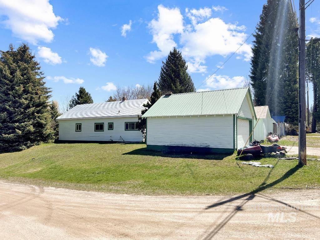 101 South Hillcrest Road Cascade, ID 83611 - Photo 5 of 15