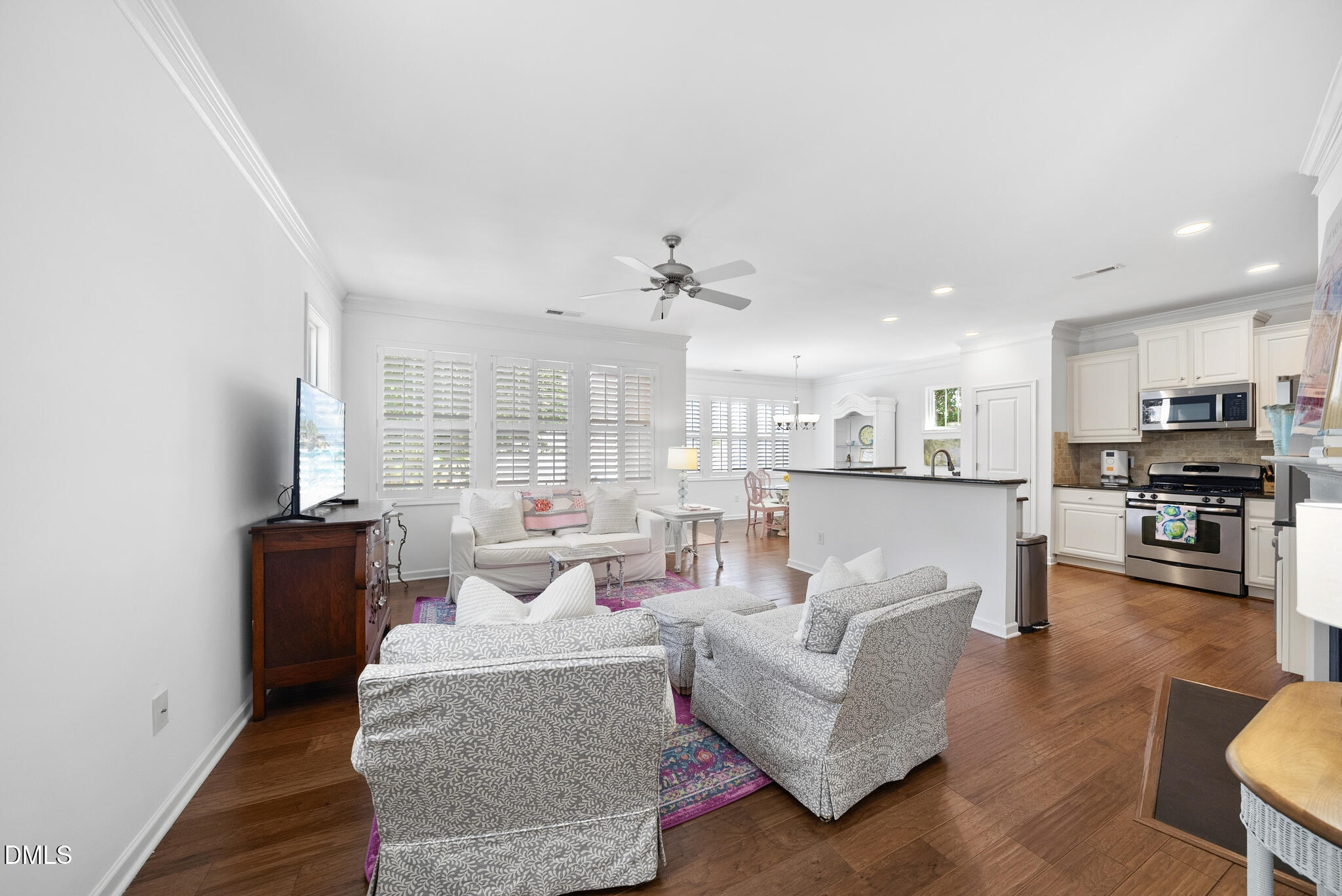 1524 Crafton Way Raleigh, NC 27607 - Photo 8 of 46 DSC03438