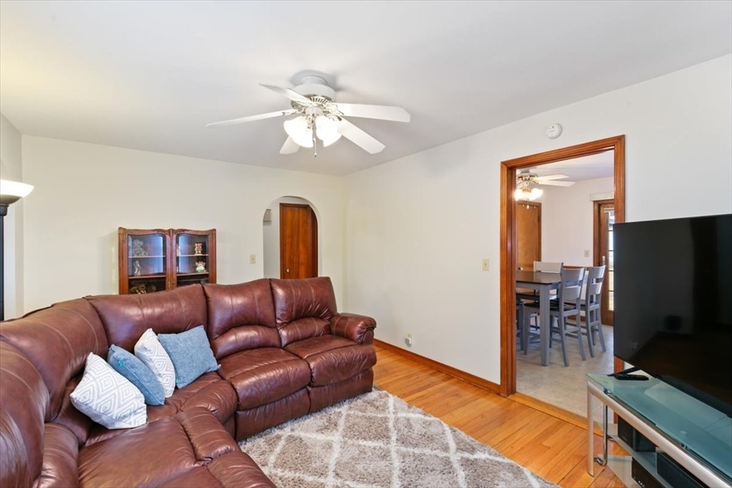 137 Bay State Road North Andover, MA 01845 - Photo 20 of 40 Gallery Image 20
