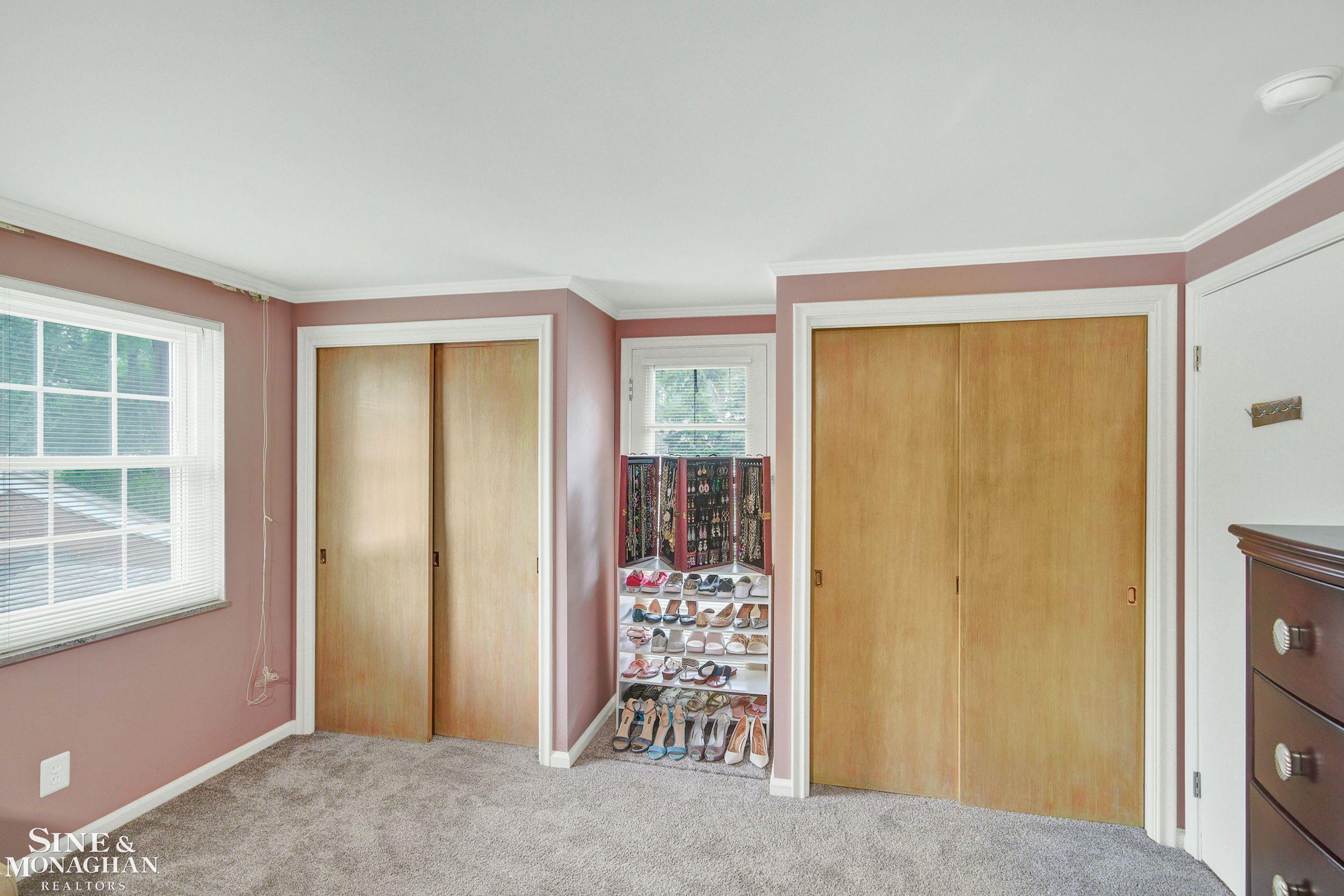 1886 Severn Road Grosse Pointe Woods, MI 48236 - Photo 16 of 38