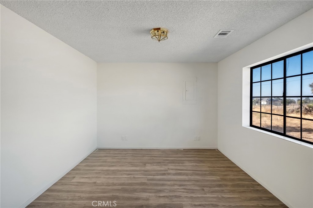 9770 Buttemere Road Phelan, CA 92371 - Photo 11 of 30
