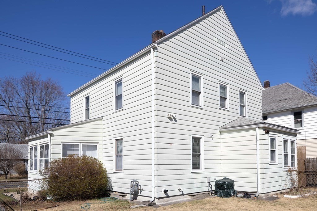 61 Dwight Road Springfield, MA 01108 - Photo 34 of 34 a view of a house with a small space