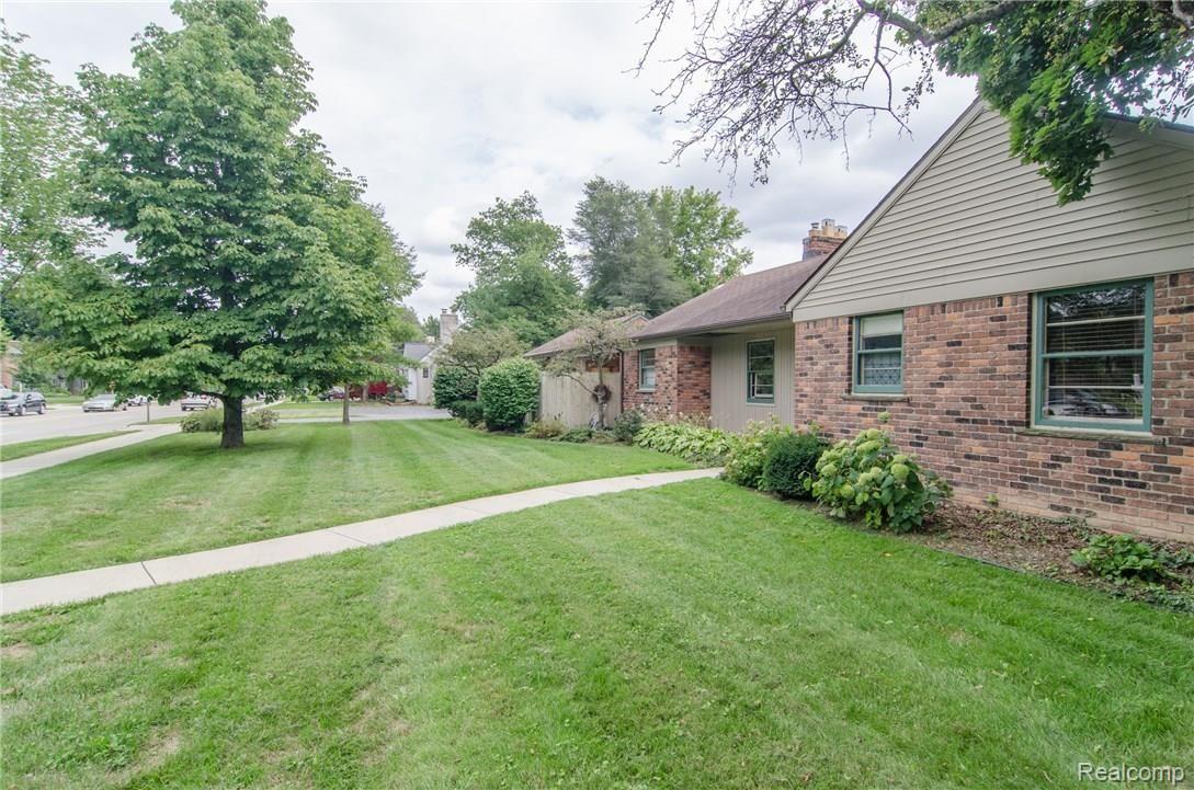 1248 East Maple Road Birmingham, MI 48009 - Photo 48 of 49 GRU_2834.jpg