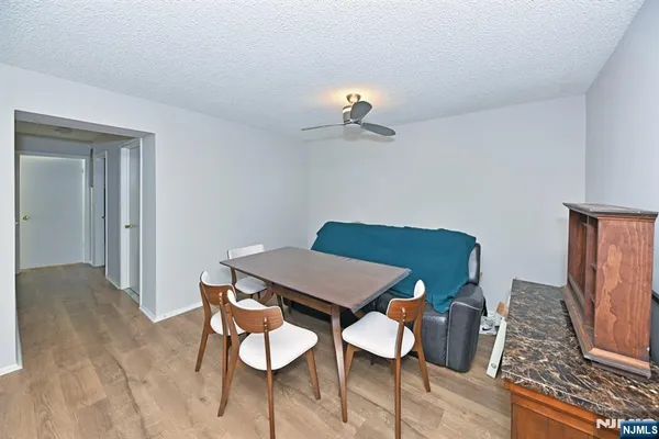 $3,100 | 250 Larch Lane, Mahwah, NJ 07430