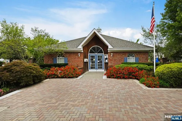 $3,100 | 250 Larch Lane, Mahwah, NJ 07430