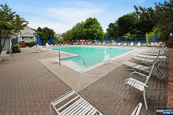 $3,100 | 250 Larch Lane, Mahwah, NJ 07430