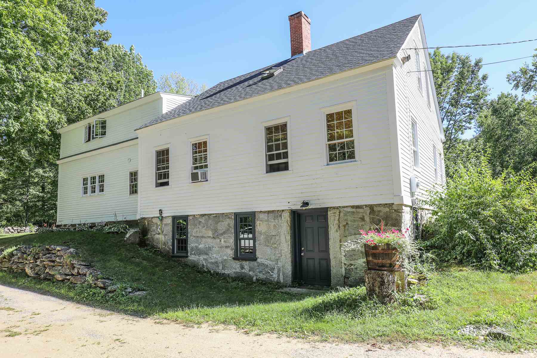 34 McKenzie Road Loudon, NH 03307 - Photo 3 of 40