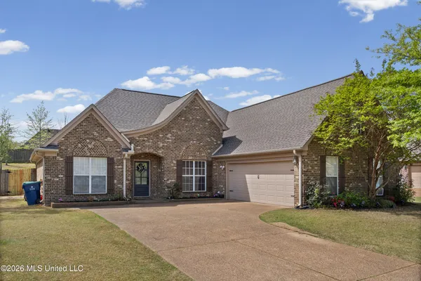 $340,000 | 695 Robertson Way, Hernando, MS 38632