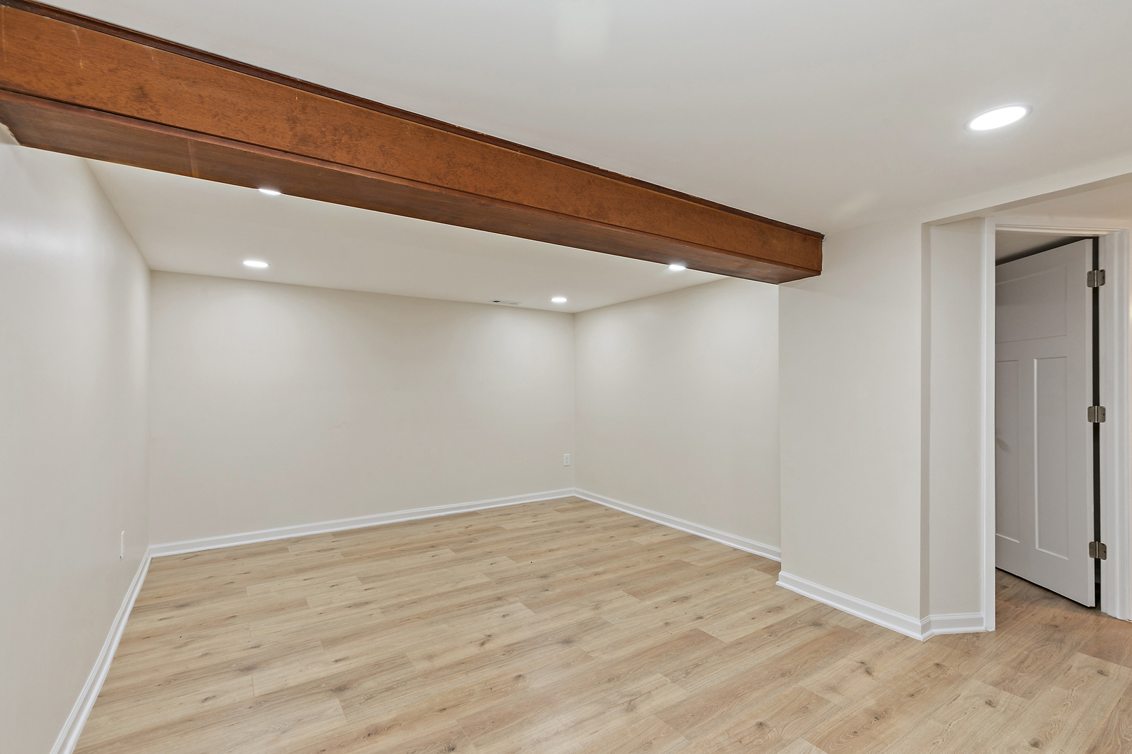 1101 Colony Court Streamwood, IL 60107 - Photo 11 of 16 a view of empty room