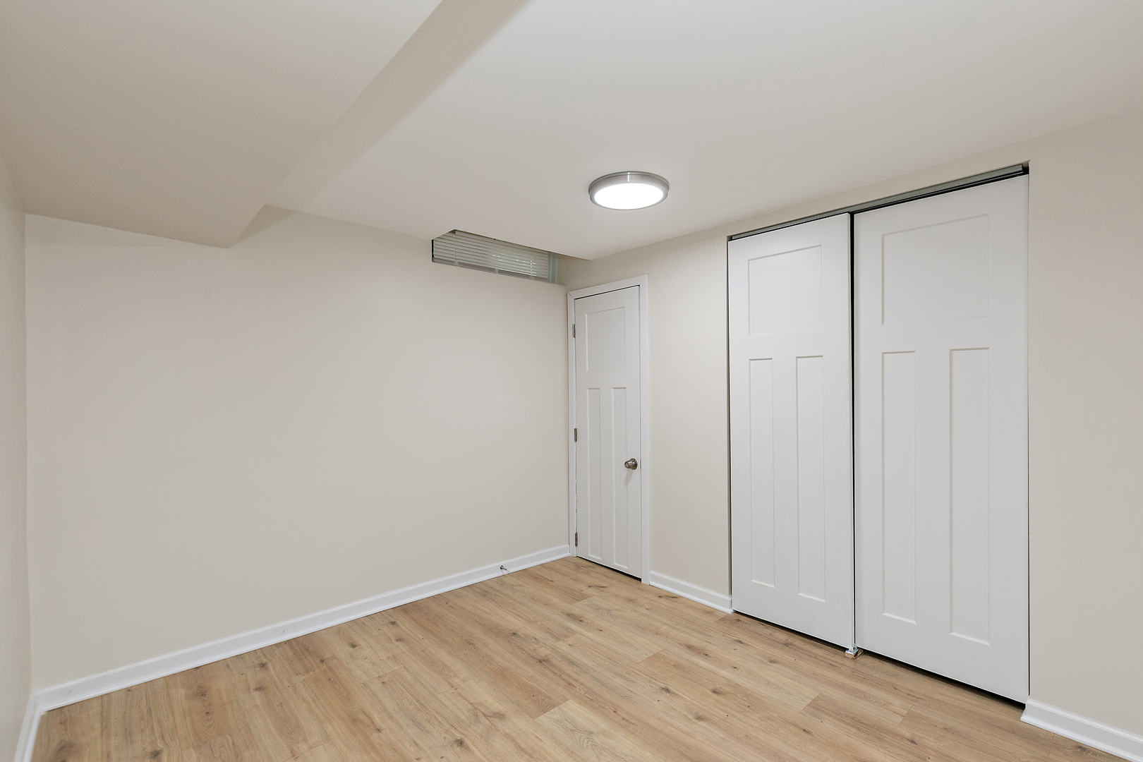 1101 Colony Court Streamwood, IL 60107 - Photo 13 of 16 a view of an empty room