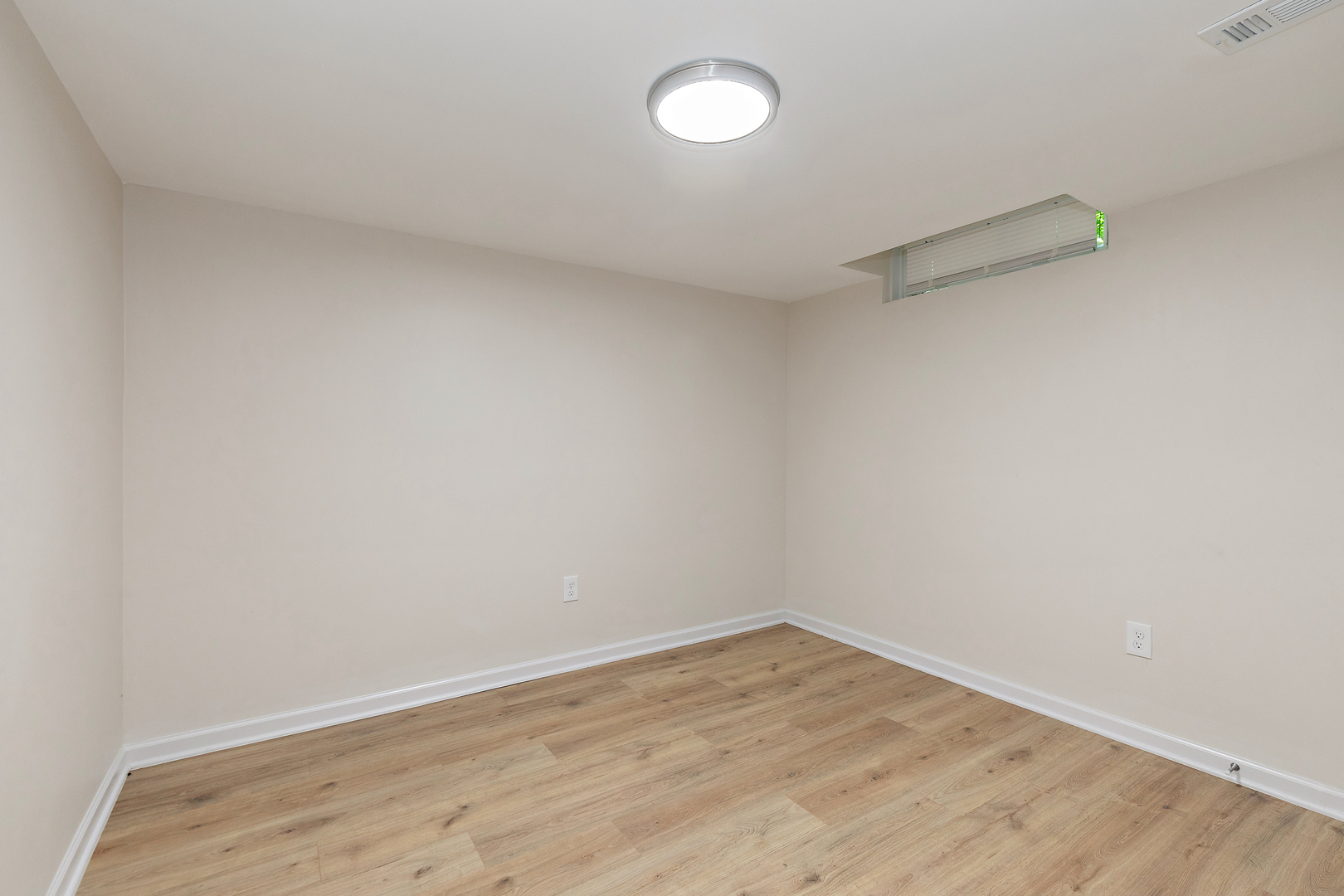 1101 Colony Court Streamwood, IL 60107 - Photo 15 of 16 wooden floor in a room
