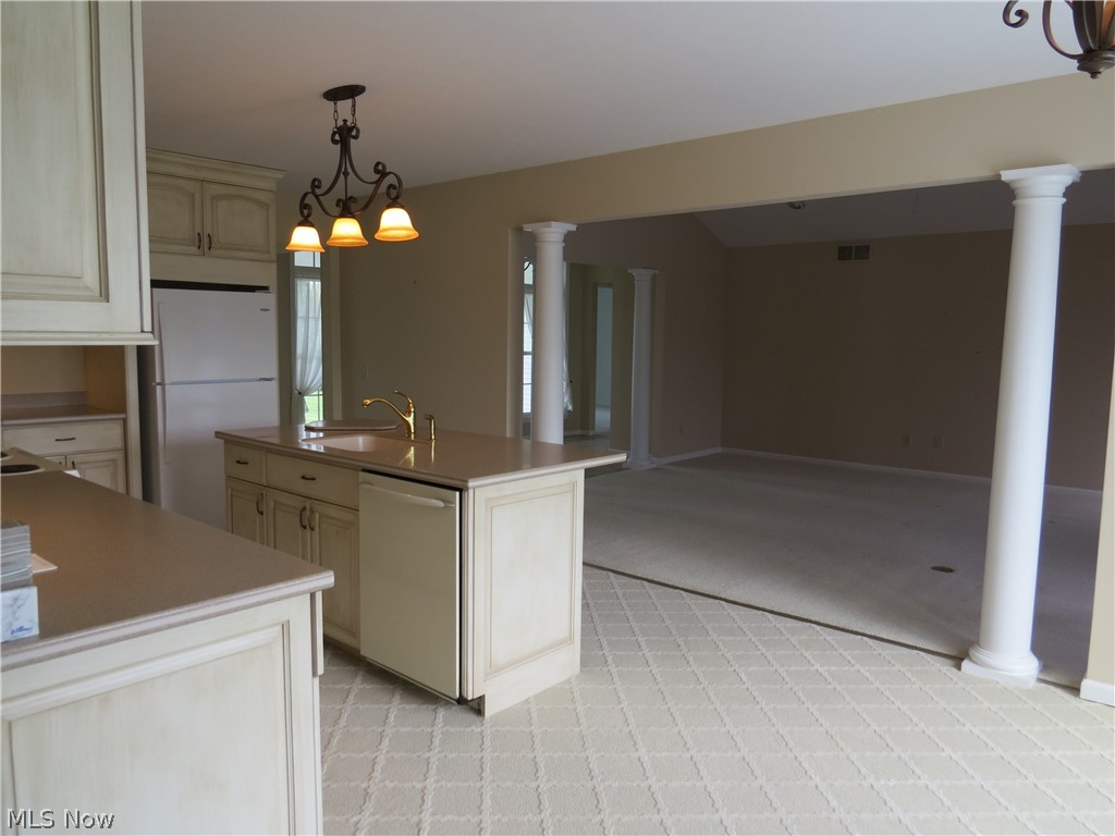 8207 Vermilion Road Amherst, OH 44001 - Photo 9 of 24