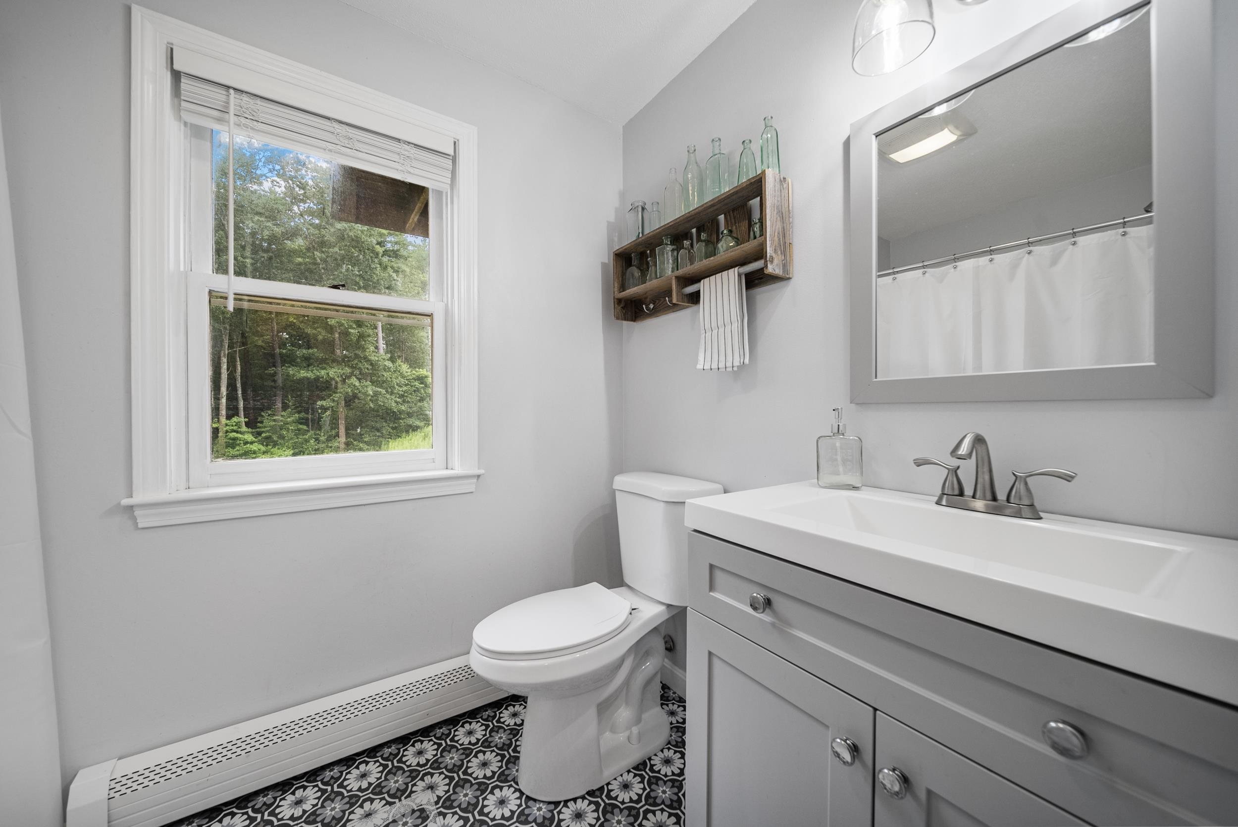 69 Litchfield Road Londonderry, NH 03053 - Photo 14 of 41