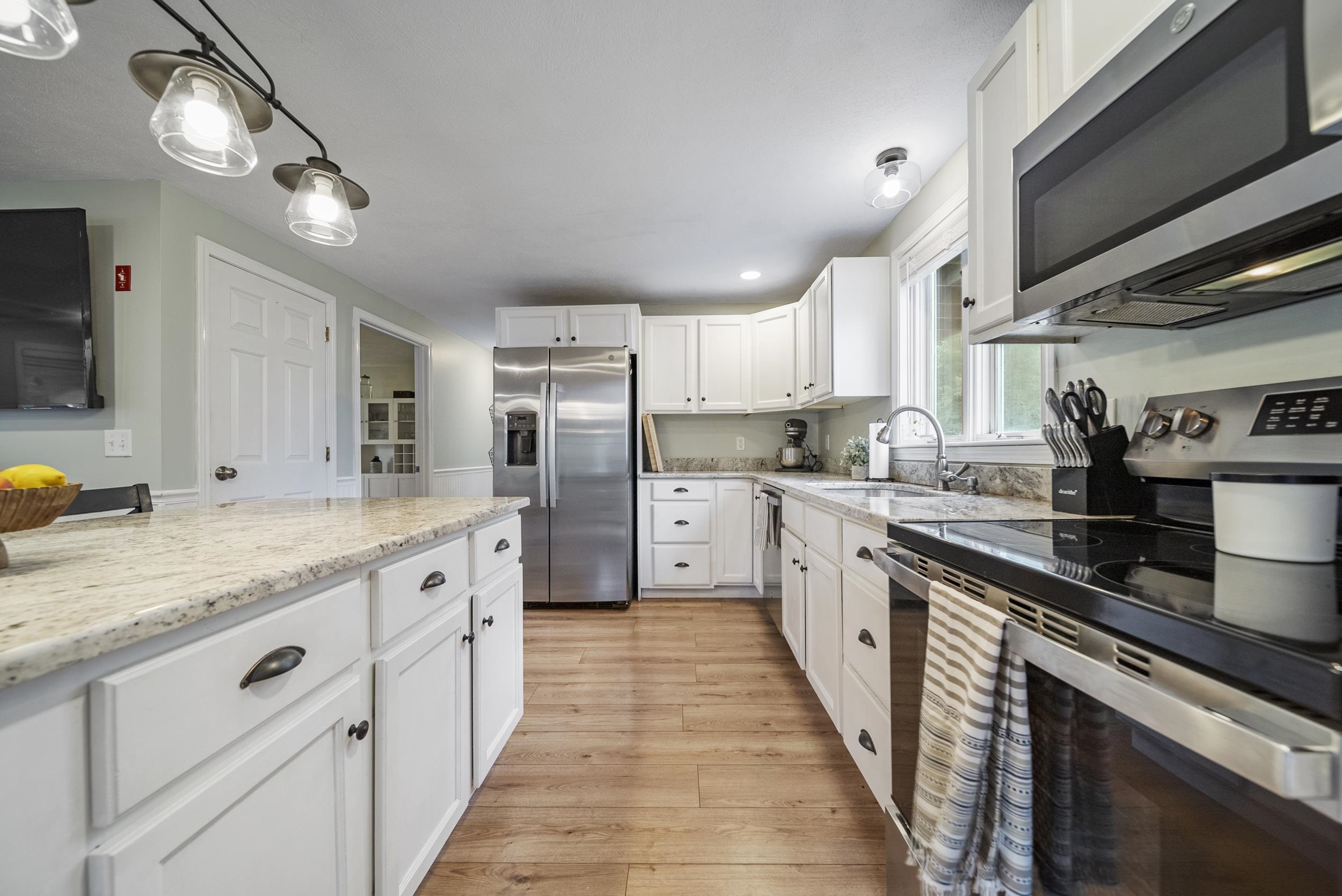 69 Litchfield Road Londonderry, NH 03053 - Photo 5 of 41