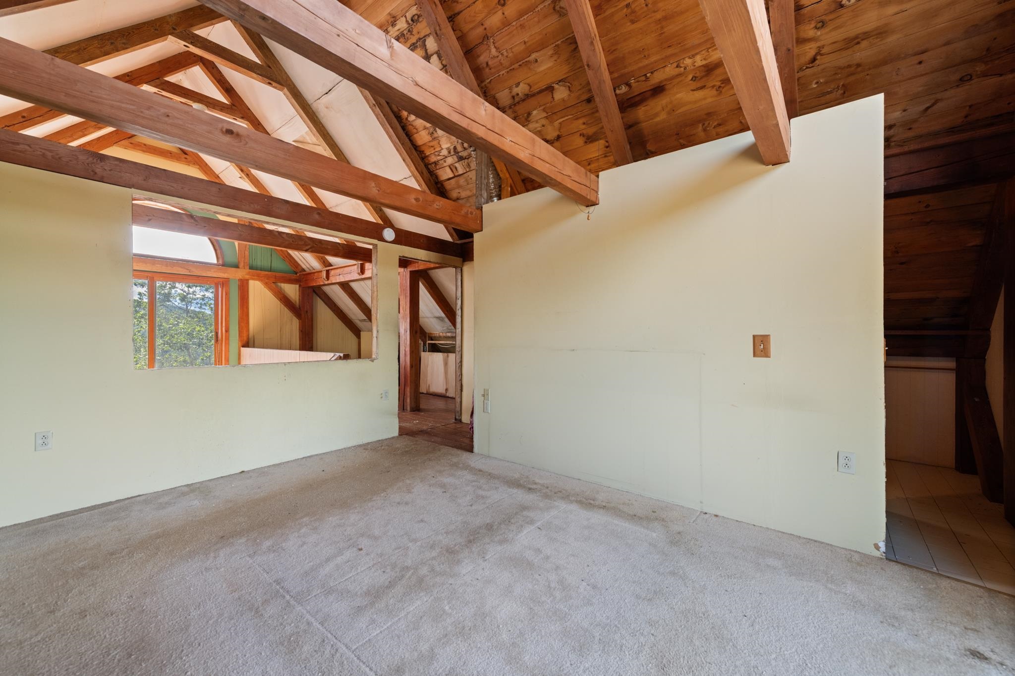 81 Disdam Road Holderness, NH 03245 - Photo 4 of 37