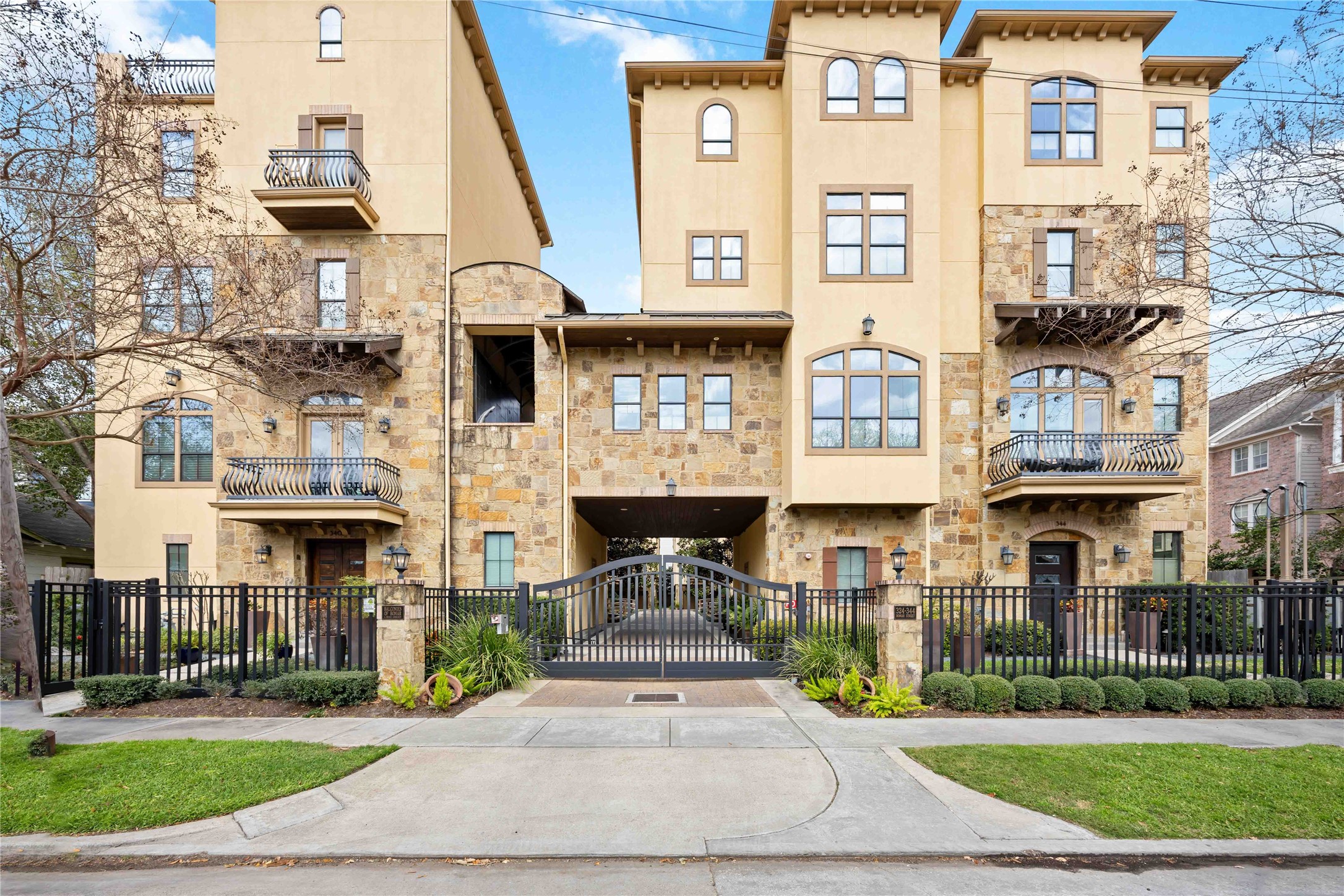 328 Bomar Street Houston, TX 77006 - Photo 2 of 25 Balconies at Bomar Entrance