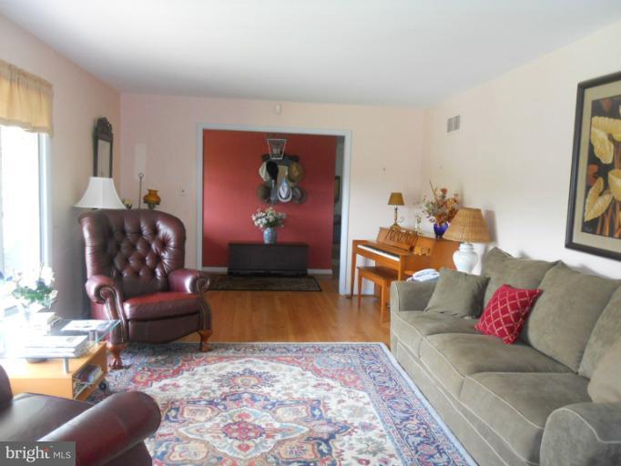 1042 Hook Road Westminster, MD 21157 - Photo 17 of 26 Living Room